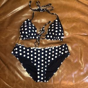 Black and white polka dots bikini set